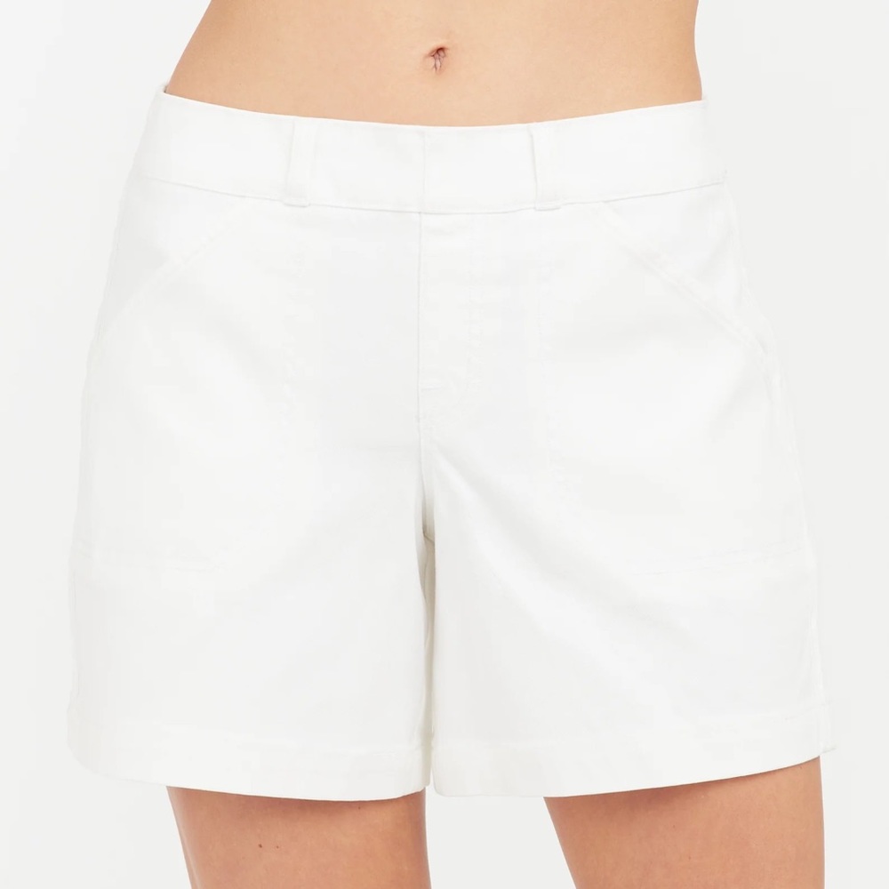 NEW - SPANX STRETCH TWILL SHORTS. 6” inseam.